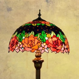 Tiffany-tyylinen...
