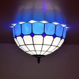 Tiffany-tyylinen...