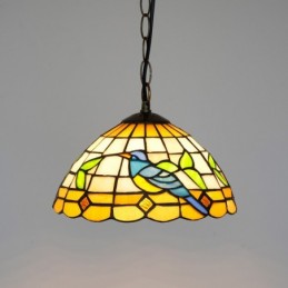 Tiffany-tyylinen...