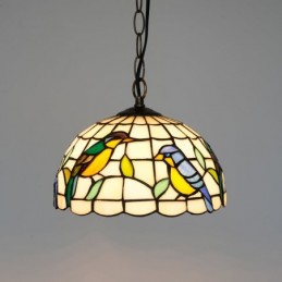 Tiffany-tyylinen...