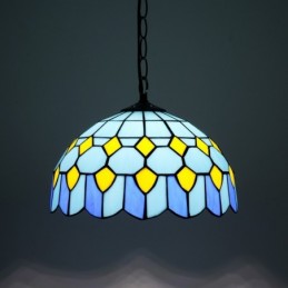 Tiffany-tyylinen...