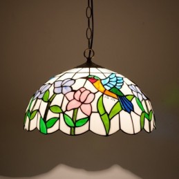 Tiffany-tyylinen...
