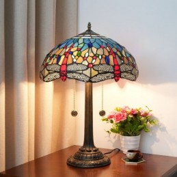 Tiffany-tyylinen...