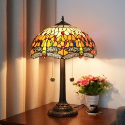 Tiffany-tyylinen...