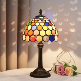 Tiffany-tyylinen...