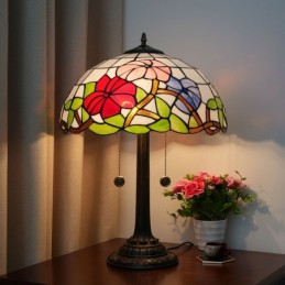 Tiffany-tyylinen...