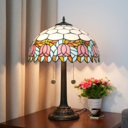 Tiffany-tyylinen...