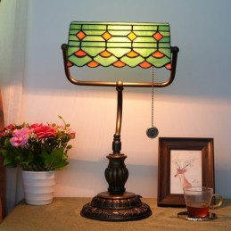 Tiffany-tyylinen...