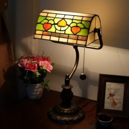 Tiffany-tyylinen...