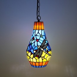 Tiffany-tyylinen...