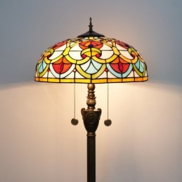 Tiffany-tyylinen...