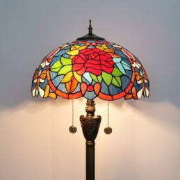 Tiffany-tyylinen...