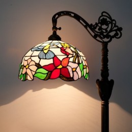 Tiffany-tyylinen...