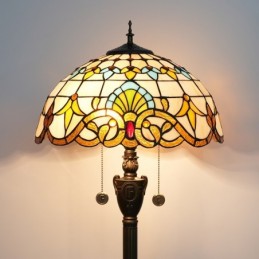 Tiffany-tyylinen...