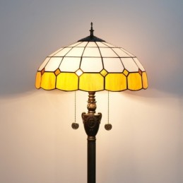 Tiffany-tyylinen...