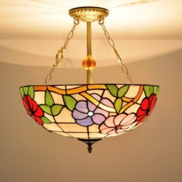 Tiffany-tyylinen...