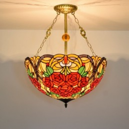 Tiffany-tyylinen...