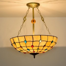 Tiffany-tyylinen...