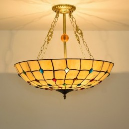 Tiffany-tyylinen...