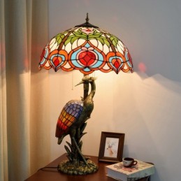Tiffany-tyylinen...