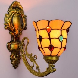 Tiffany-tyylinen...