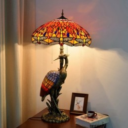 Tiffany-tyylinen...