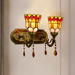 Tiffany-tyylinen...