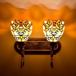 Tiffany-tyylinen...
