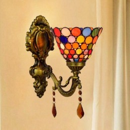 Tiffany-tyylinen...