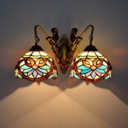Tiffany-tyylinen...