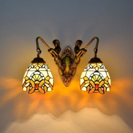 Tiffany-tyylinen...