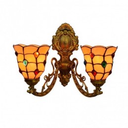 Tiffany-tyylinen...