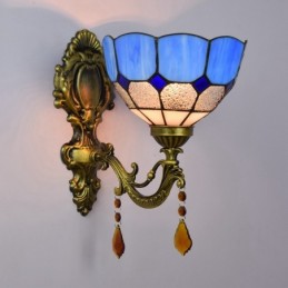 Tiffany-tyylinen...